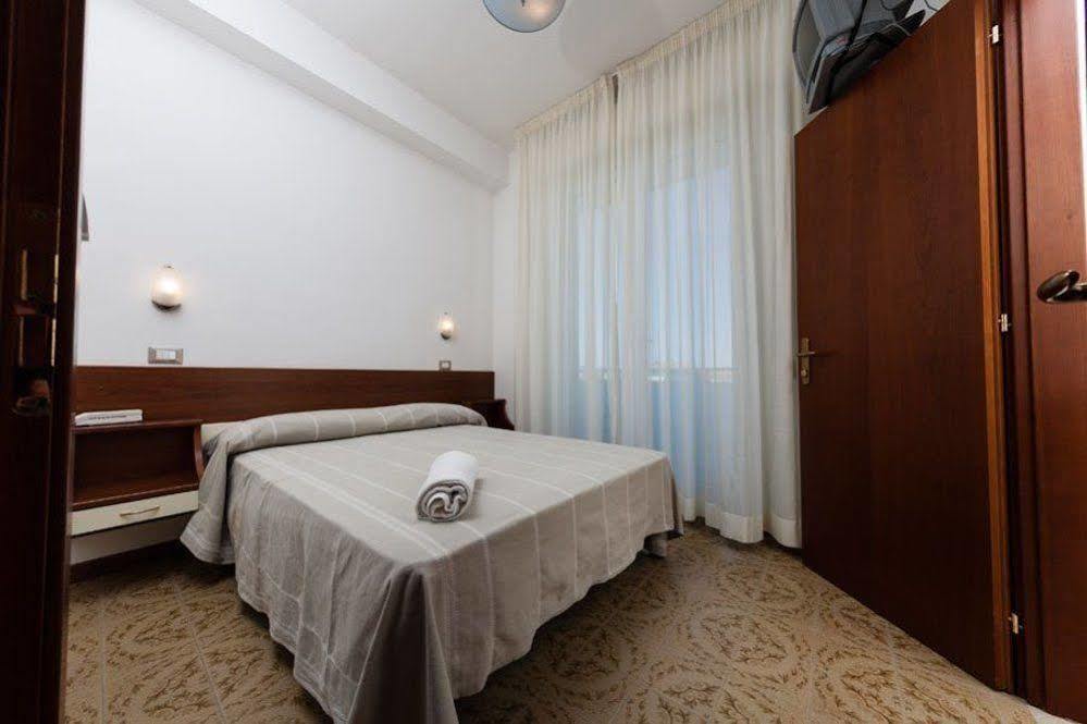 Hotel Sayonara Senigallia Esterno foto